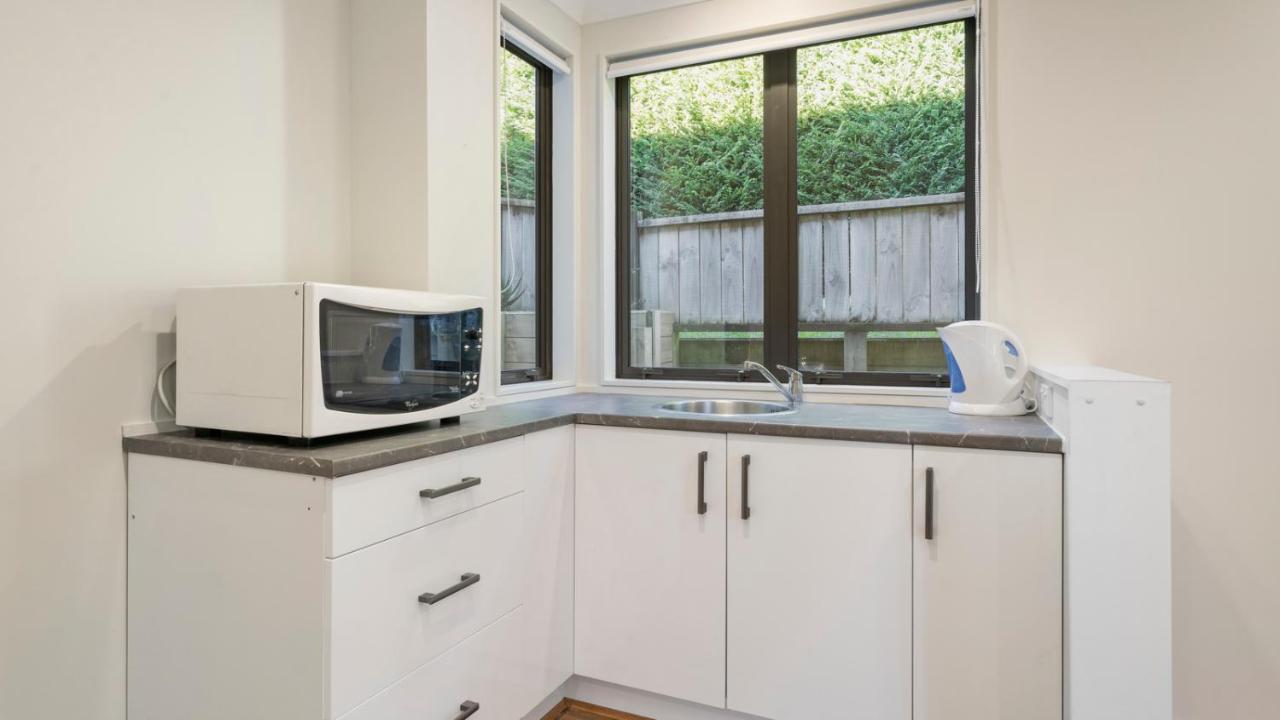 Kapiti Views - Waikanae Beach Holiday Home Exterior photo